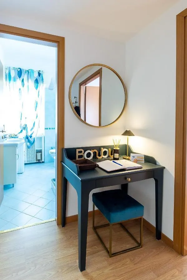 Piccola Parigi Design Apartment Milano 0*, Milan